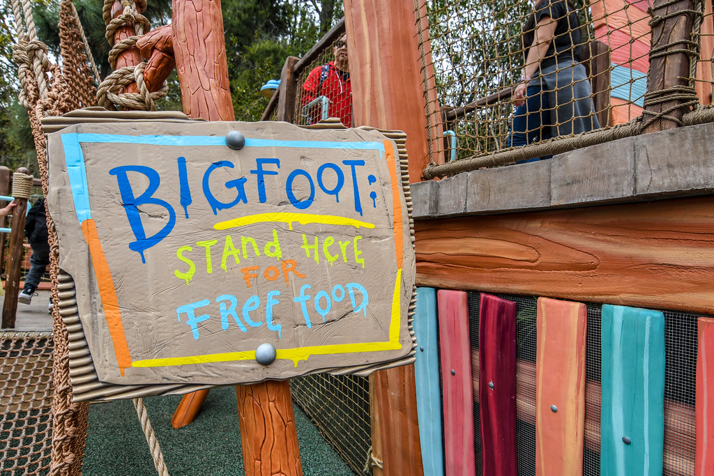 Bigfoot sign Toontown DL
