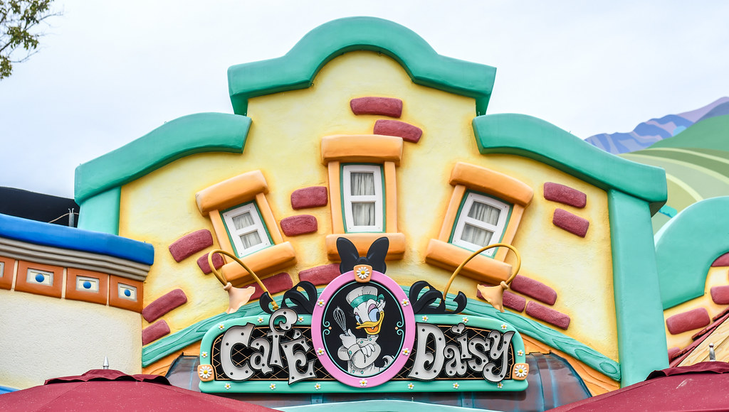 Cafe Daisy front Toontown DL
