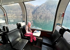 Jízda Bernina Expressem kolem jezera Lago di Poschiavo