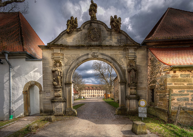 Kloster Kirchberg, Eingangsportal