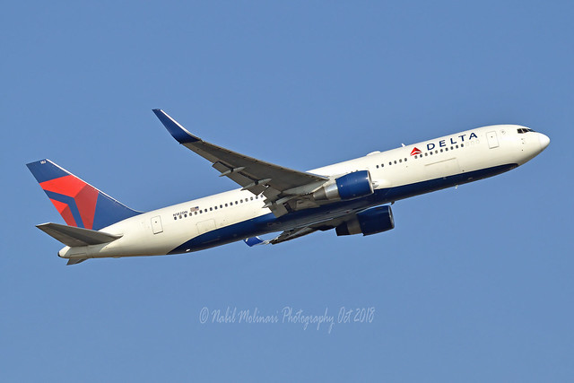 Delta Air Lines N182DN Boeing 767-332ER Winglets cn/25987-461 