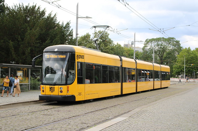 DVB: Wagen 2840 als Linie 3 nach Wilder Mann an der Haltestelle Albertplatz
