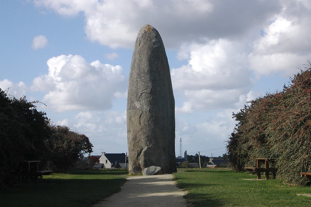 Menhir de Champ-Dolent, 9,5 m de altura i 8,7 de circumferència  (Dol de Bretagne)