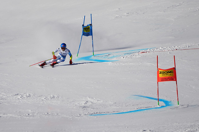 Mikaela Shiffrin won the world title in giant slalom
