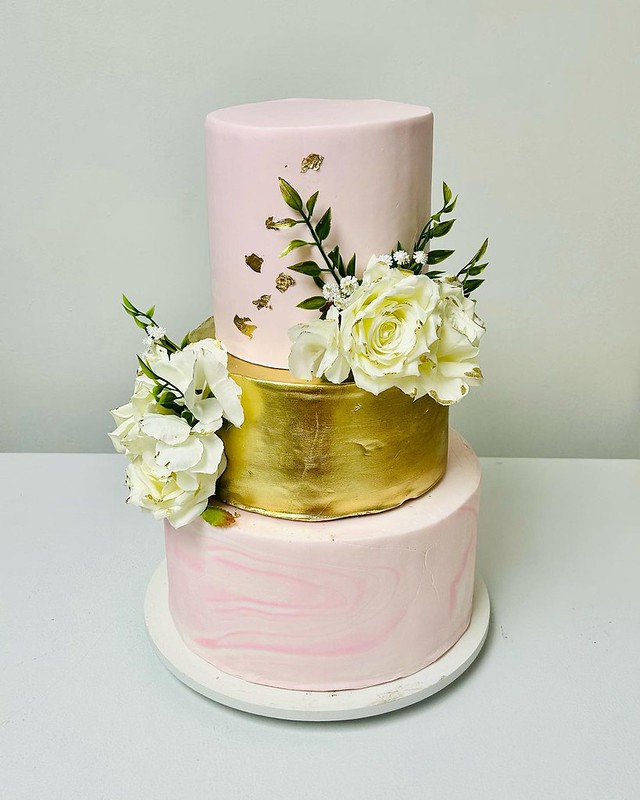 Cake by Sweet Lue's Cake Studio