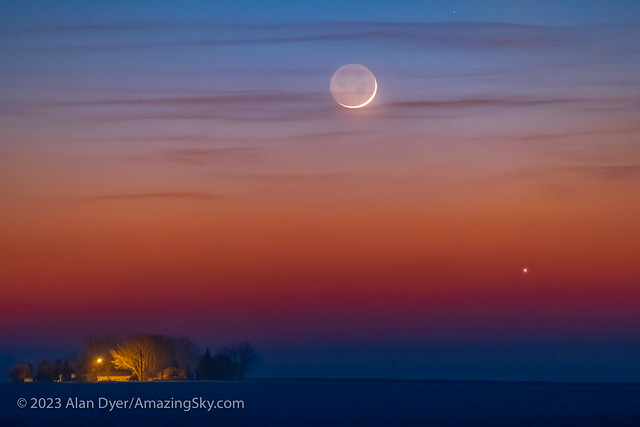 Thin Moon and Jupiter Setting (March 22, 2023)