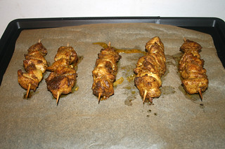 46 - Chicken skewers finished baking / Hähnchenspieße fertig gebacken