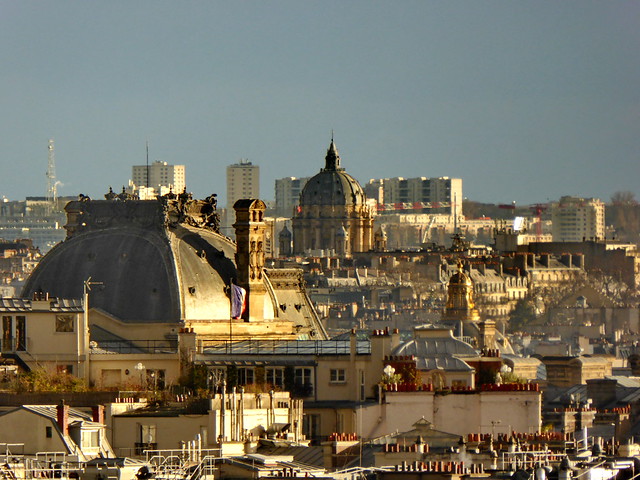 269 - Paris en Février 2023 - vue sur les toits depuis la terrasse des Galeries-Lafayette
