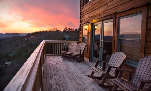 Pinnacle View Lodge at sunset. From 6 Reasons to Visit Pigeon Forge with Your Family