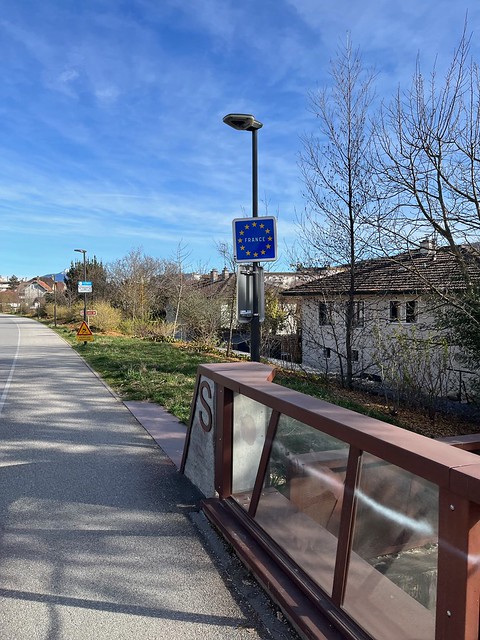 Chêne-Bourg - Annemasse cycle path border