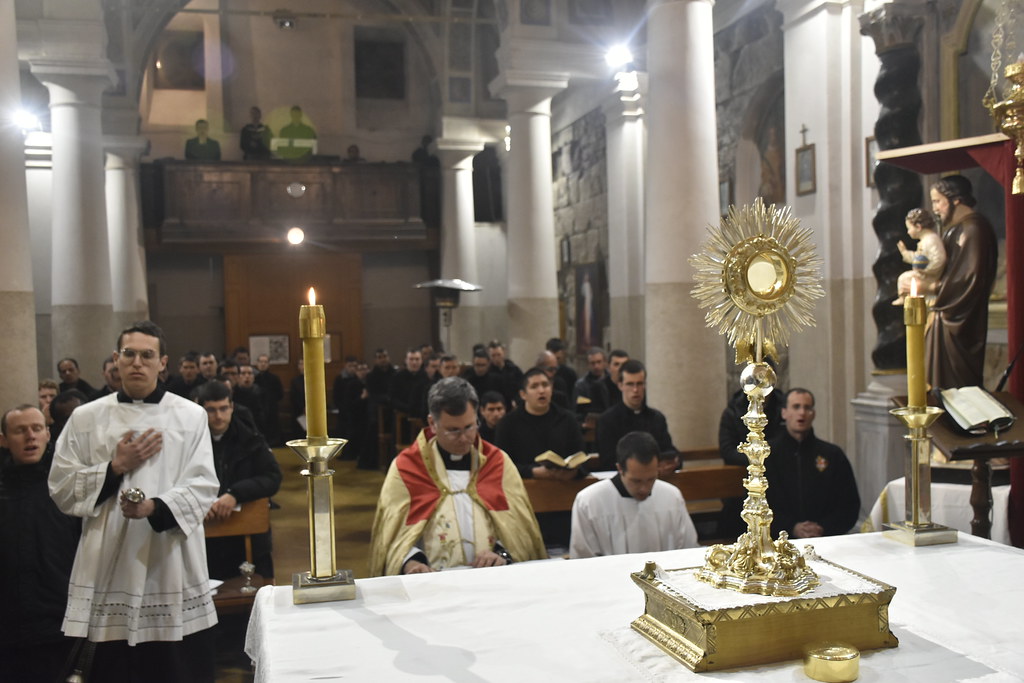 Italia - Maitines de San José y restauración de la imagen en Segni