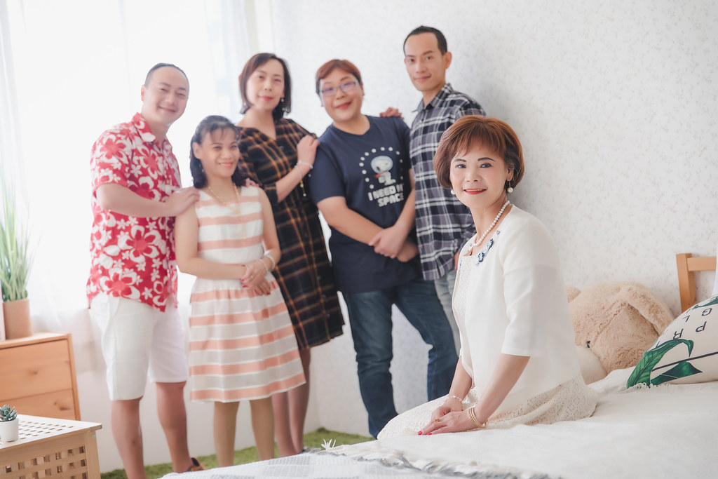 [親子寫真]  陳俊澤 全家福拍攝@迪司陽光攝影棚-最專業的團隊完成全家福照，拍出有溫度的照片! #全家福照
