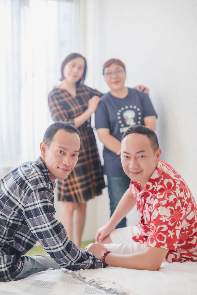 [親子寫真]  陳俊澤 全家福拍攝@迪司陽光攝影棚-最專業的團隊完成全家福照，拍出有溫度的照片! #孕婦寫真
