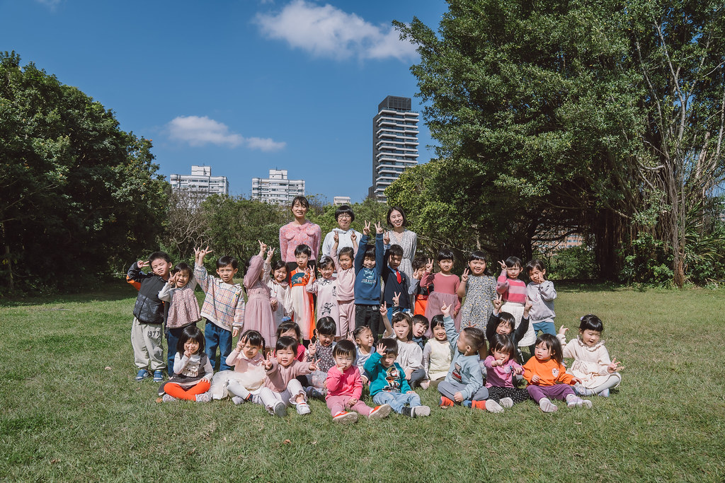 [畢業寫真]  2023年橘子幼稚園 畢業照拍攝 @迪司陽光攝影棚-最專業的團隊完成全家福照，拍出有溫度的照片! #