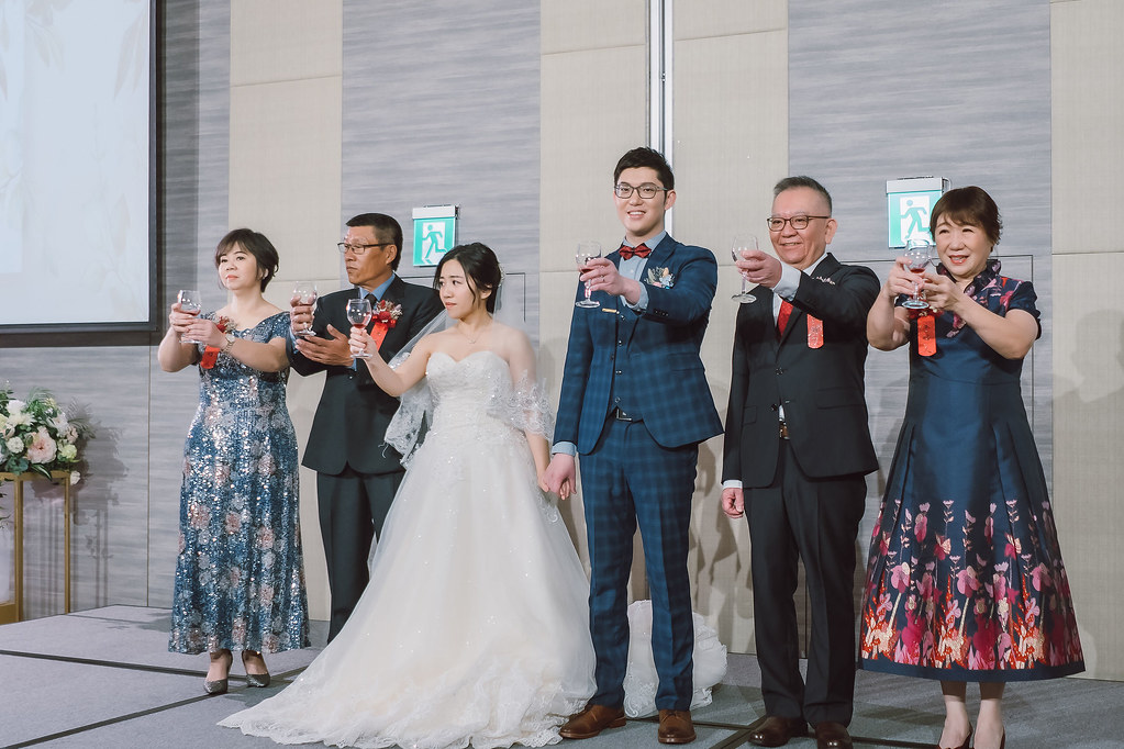 [婚禮攝影]羽萱邑安 午宴@台北將捷金鬱金香酒店-最專業的團隊完成每場完美婚禮紀錄，拍的不只好更要快! #婚攝