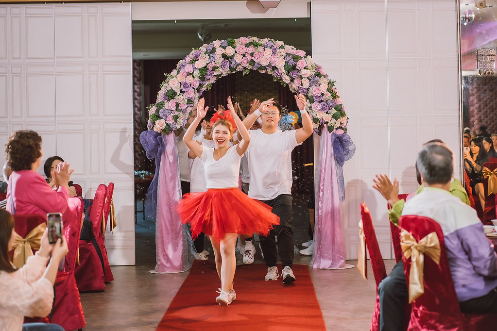 [婚禮攝影]薇欣博玄 午宴@台南新營觀天下宴會館-最專業的團隊完成每場完美婚禮紀錄，拍的不只好更要快! #即拍即印