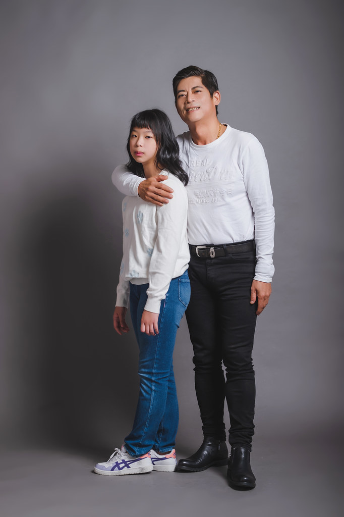 [親子寫真]  郭姵邑  全家福拍攝@迪司陽光攝影棚-最專業的團隊完成全家福照，拍出有溫度的照片! #親子寫真