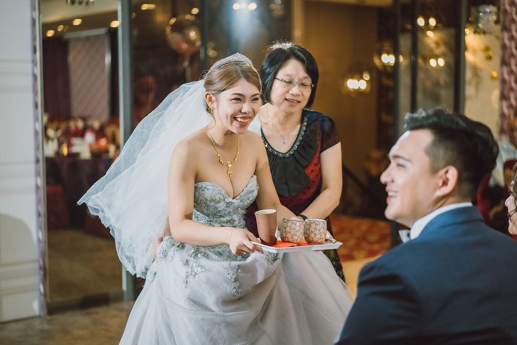 [婚禮攝影]薇欣博玄 午宴@台南新營觀天下宴會館-最專業的團隊完成每場完美婚禮紀錄，拍的不只好更要快! #婚禮紀錄