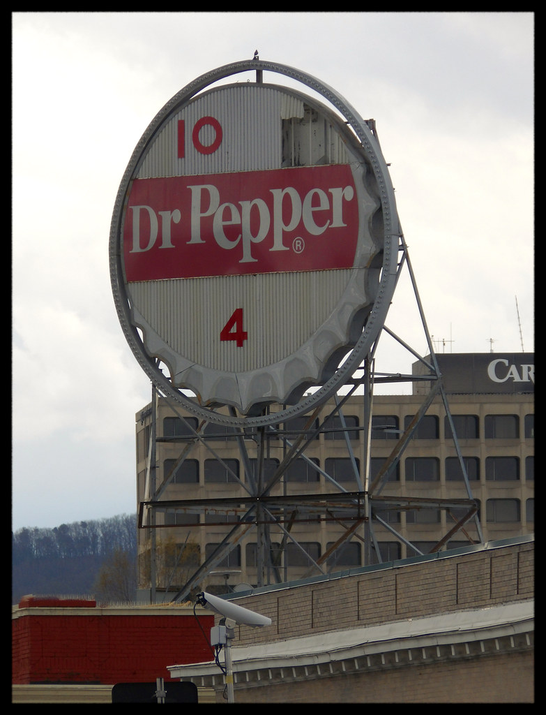 Dr. Pepper Scaffold Sign