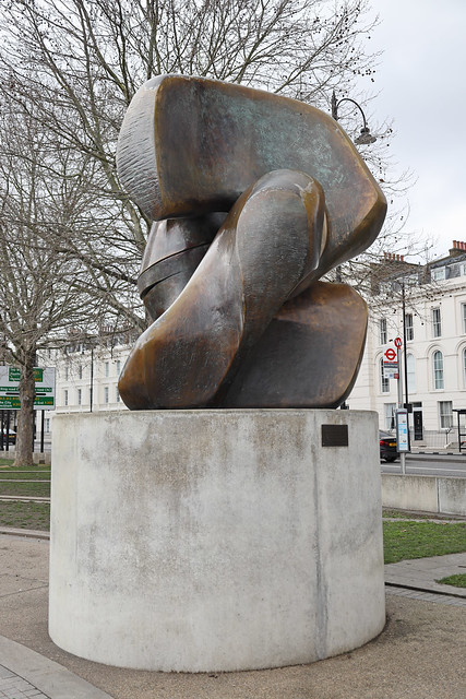 Locking Piece by Henry Moore (4)