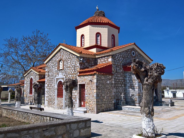 Η εκκλησία του Αγίου Σπυρίδωνα (The church of Agios Spyridon).