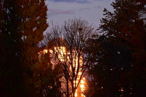 morning sun refected highrise windows gardenvillage burnaby britishcolumbia kingswaycourt tenminutesaftersunrise 4c