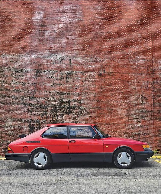 Brick Whartley's crab emporium with a very sexy 1990 Saab classic 900 Aero aka SPG in red
