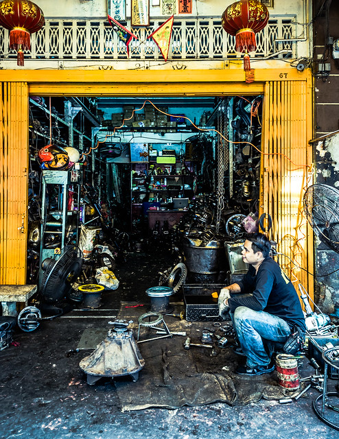 Cleaning car parts, Bangkok