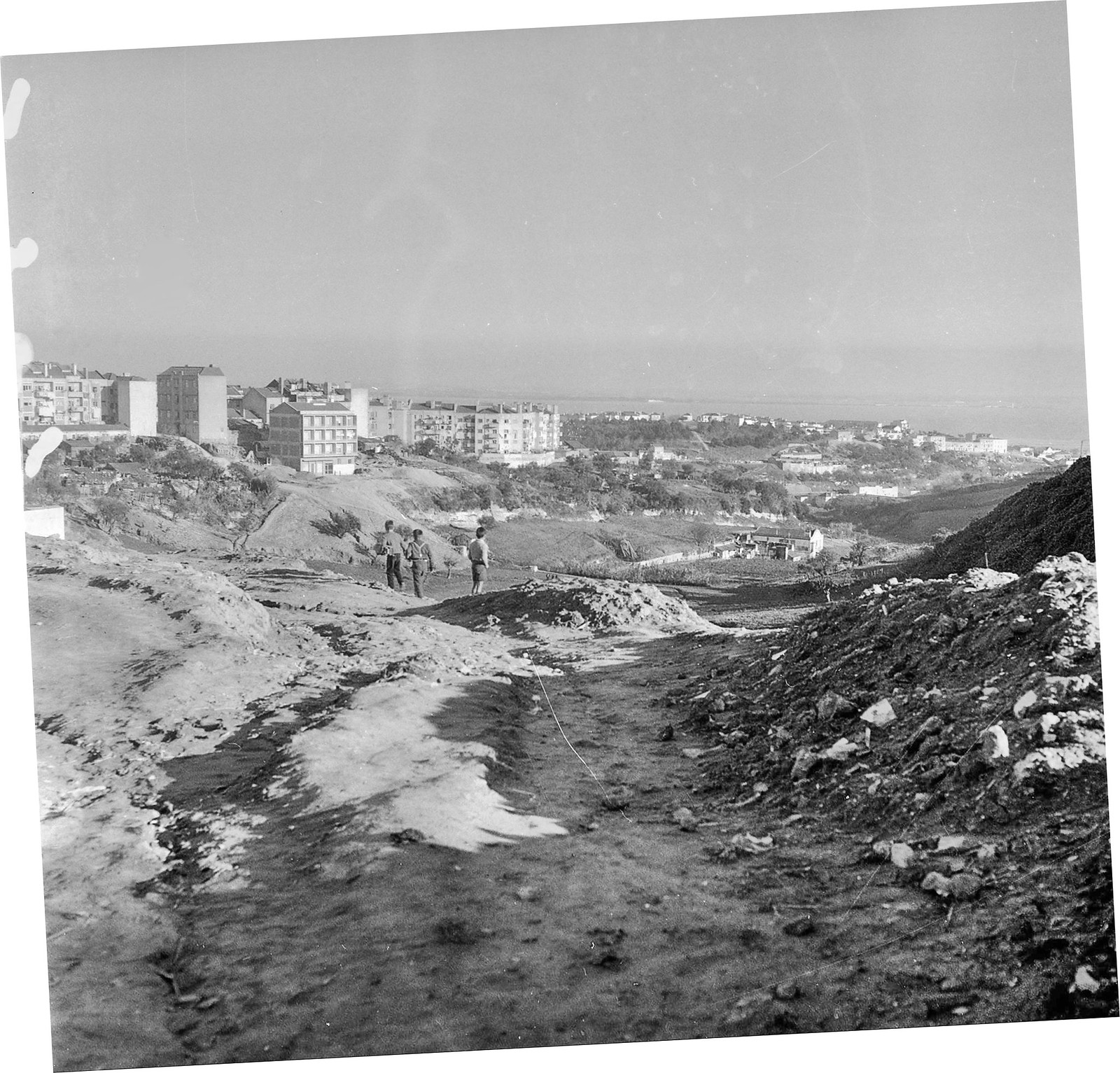 Vista sôbre a Picheleira, Madre de Deus e vale de Xabregas, Alto do Pina (A. Goulart, 1962)