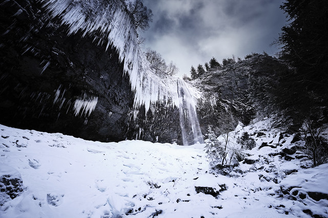 La grande cascade du mont dore gelée