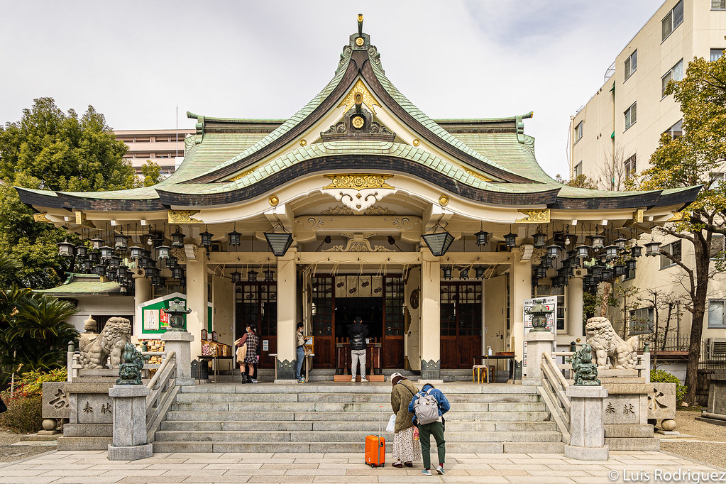 Namba Yasaka Shrine main hall