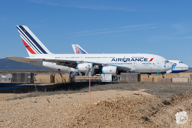 Air France A380-861 F-HPJF & Transaero B747-412 N281GH, ex EI-XLL