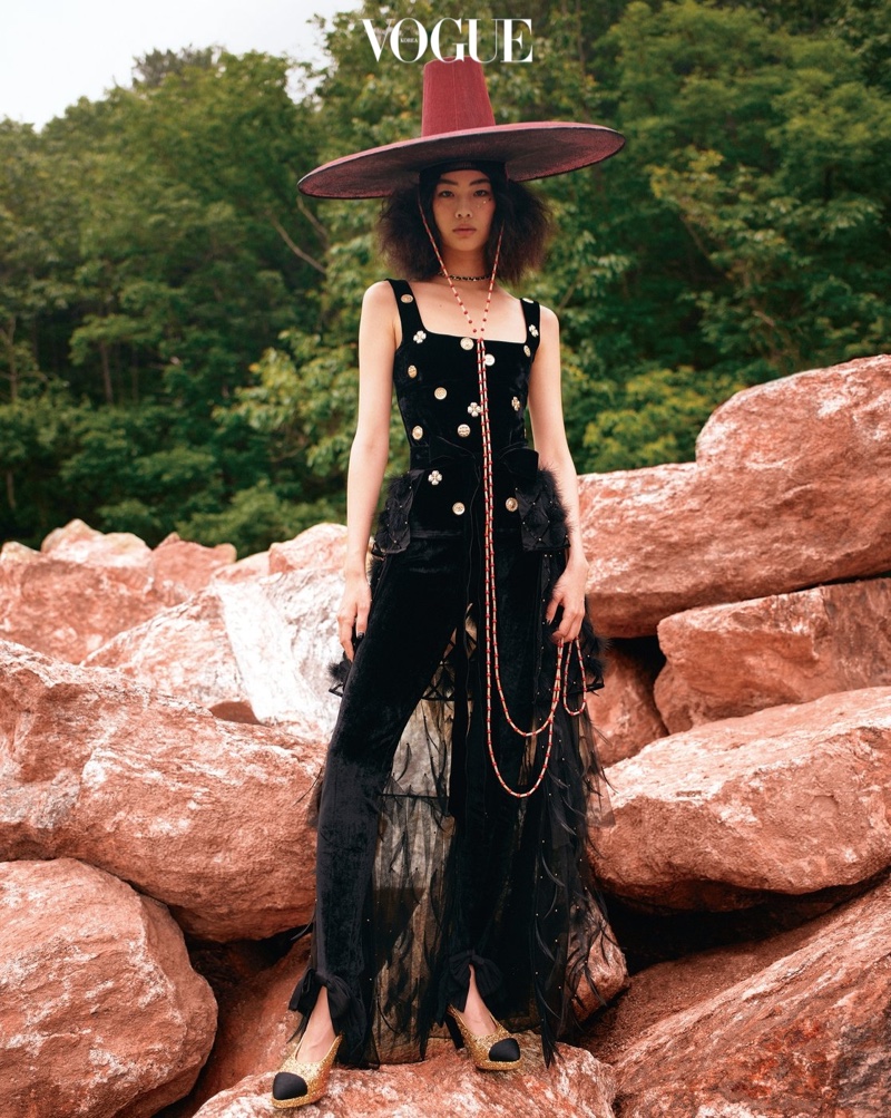 Hoyeon-Jung-Vogue-Korea-Cover-Photoshoot13