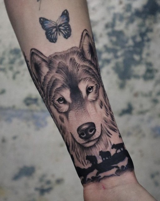 Wolf tattoo by Dale