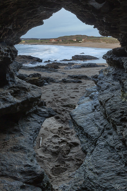 Cueva con vistas al mar