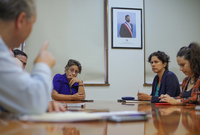 Ministra de Obras Públicas Jessica López se reúne con Ministra de Medio Ambiente Maisa Rojas