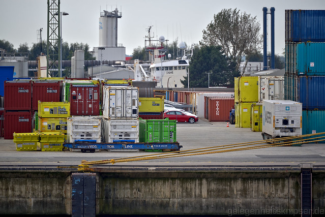 Hafen Cuxhaven, gesehen von der Fähre 