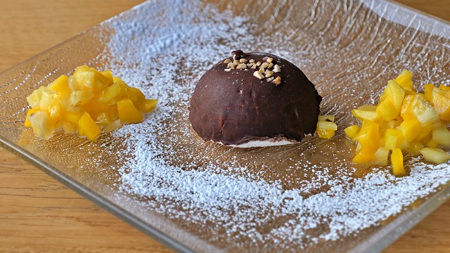 Ricotta-Parfait mit Mango und Schokolade