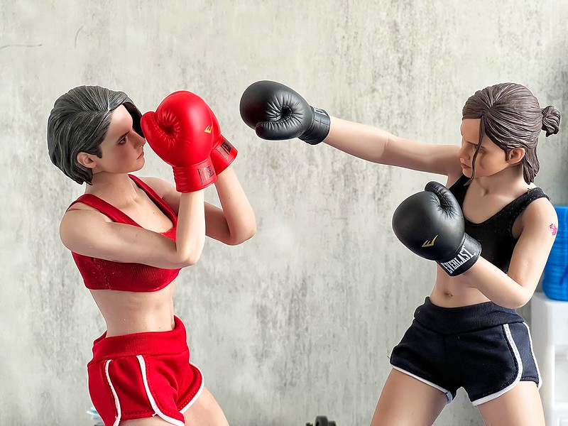 Jill and Ellie boxing 52781393706_a0853a93f4_c