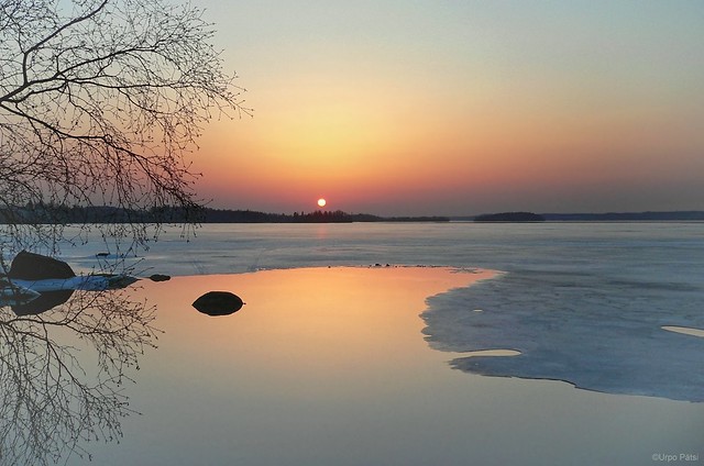 Sunset over the frozen lake (1)