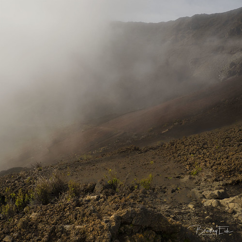 haleakalānationalpark haleakalā volcano slidingsandstrail clouds landscape hawaii maui bradeide olympus omdem5markiii lumixg1260mm