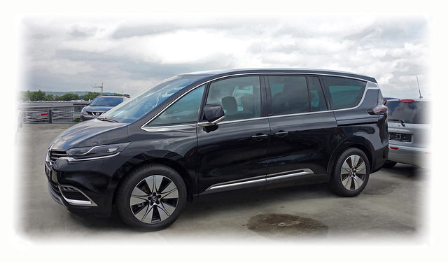 Renault Espace Vb ... not so innovative, but it still breathes a little of the spirit of the original concept - a real MPV!