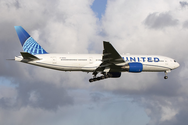 N204UA, Boeing 777-222ER, United Airlines