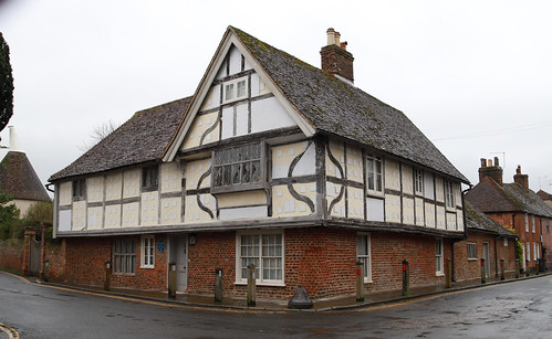 House on a corner - Fordwich 