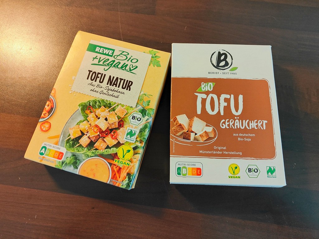Packung Tofu Natur - REWE Bio + vegan + Packung Bio Tofu geräuchert von Berief