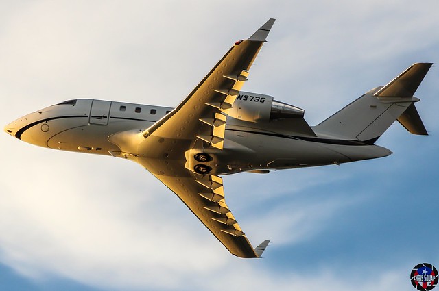 Private/Bombardier Challenger 604/N373G