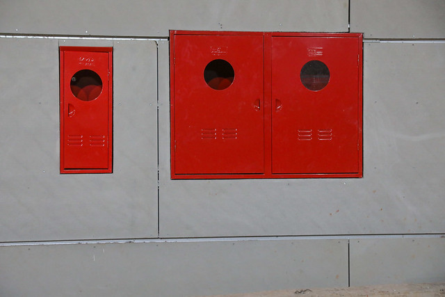Caixas para extintores de incêndio são instaladas no Túnel de Taguatinga