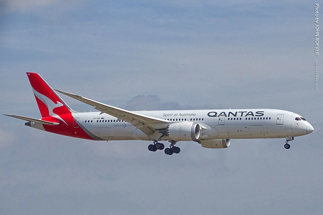 Qantas 787 final approach to DFW Airport, 11 Mar 2023