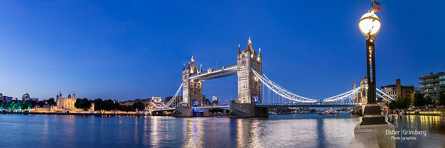 Tower Bridge and Tower of London panoramiv view