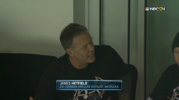 Джеймс Гетфілд (James Hetfield) на трибунах під час матчу команд НХЛ «San Jose Sharks» і «Los Angeles Kings»
